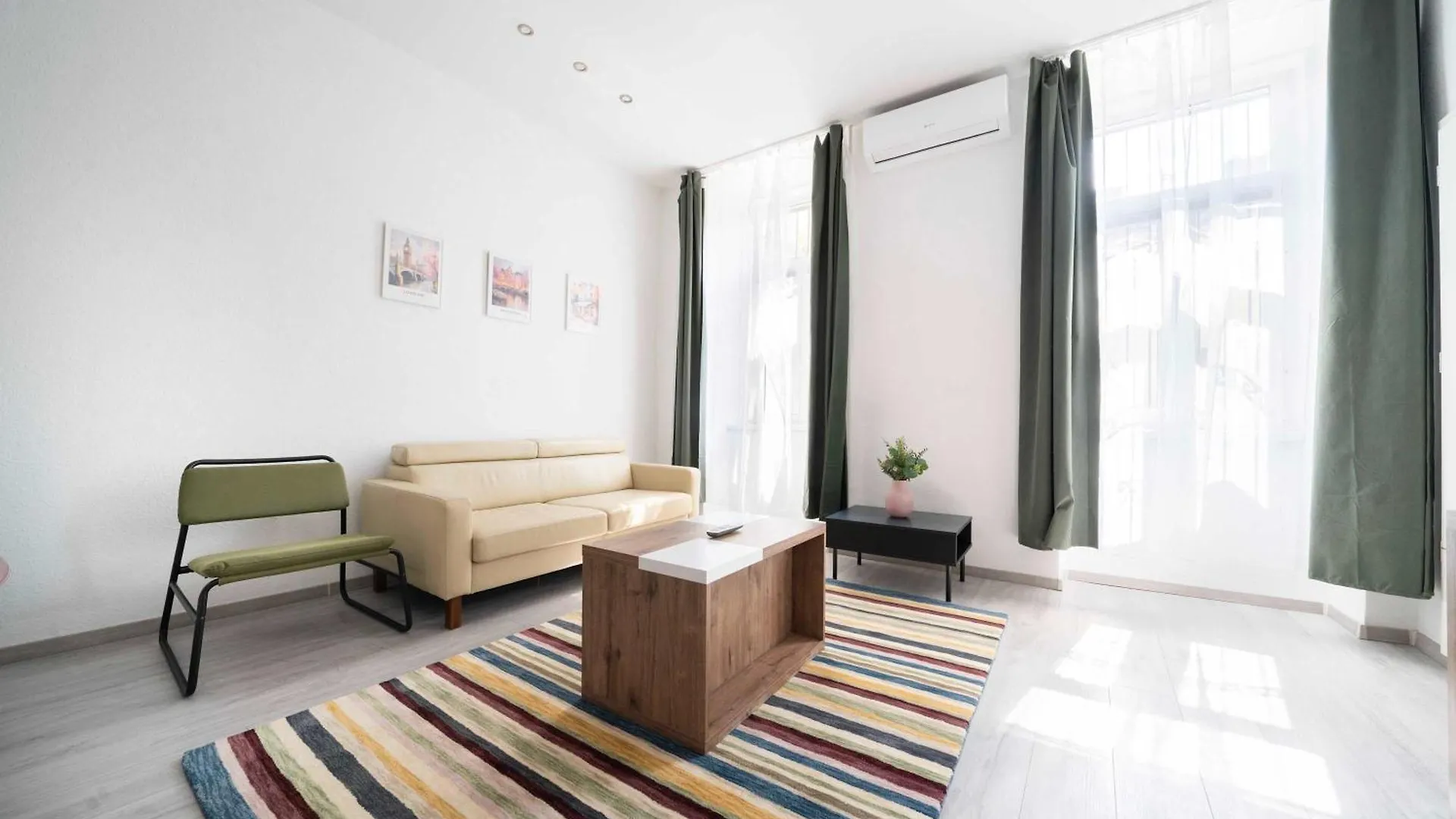Canvas Residence 2 Bedrooms K13 부다페스트 0*,